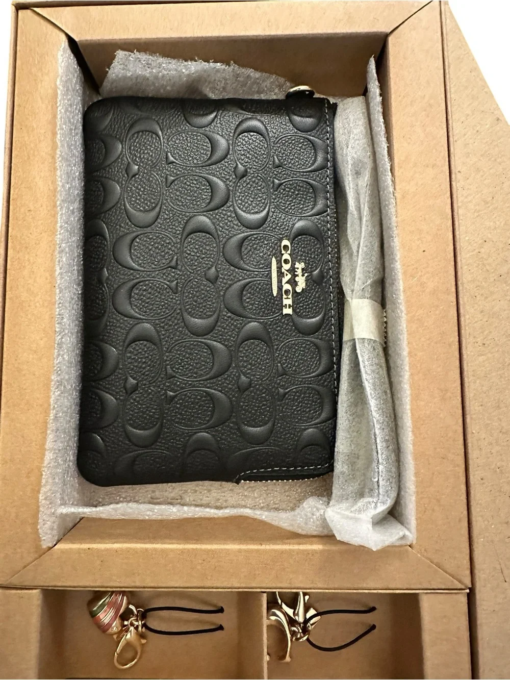 NWT Coach Boxed Corner Zip Wristlet Black Signature Leather Gift Set CF358